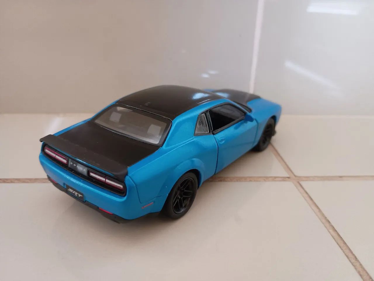 Miniatura dodge Challenger 1:40 kinsmart - Foto 2