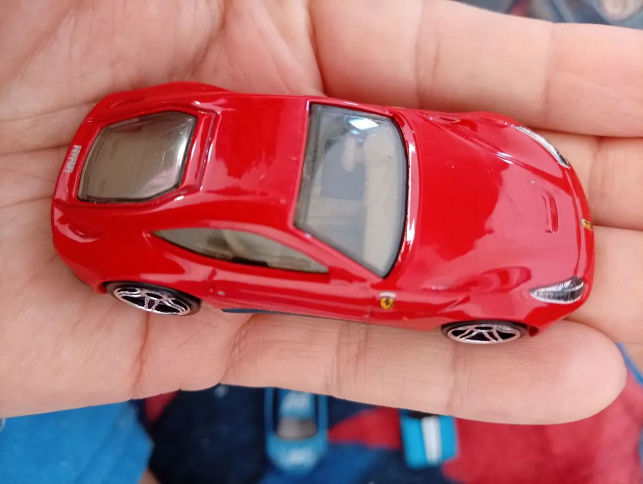 2 Hotwheels 