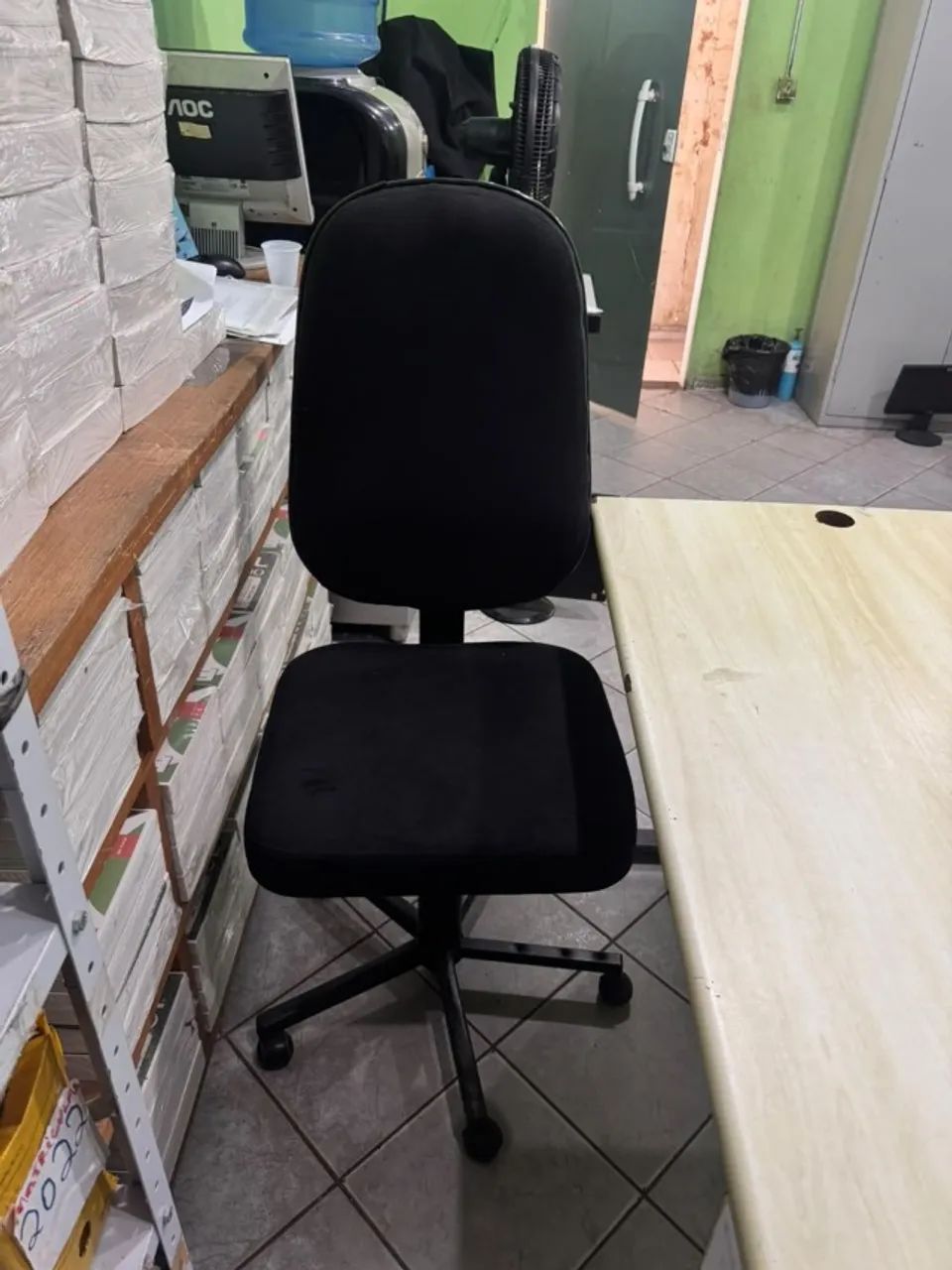Cadeira preta escritório - Executiva