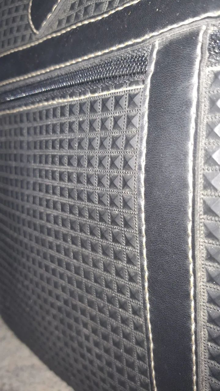 Bolsa em material emborrachado para notebook - Foto 3
