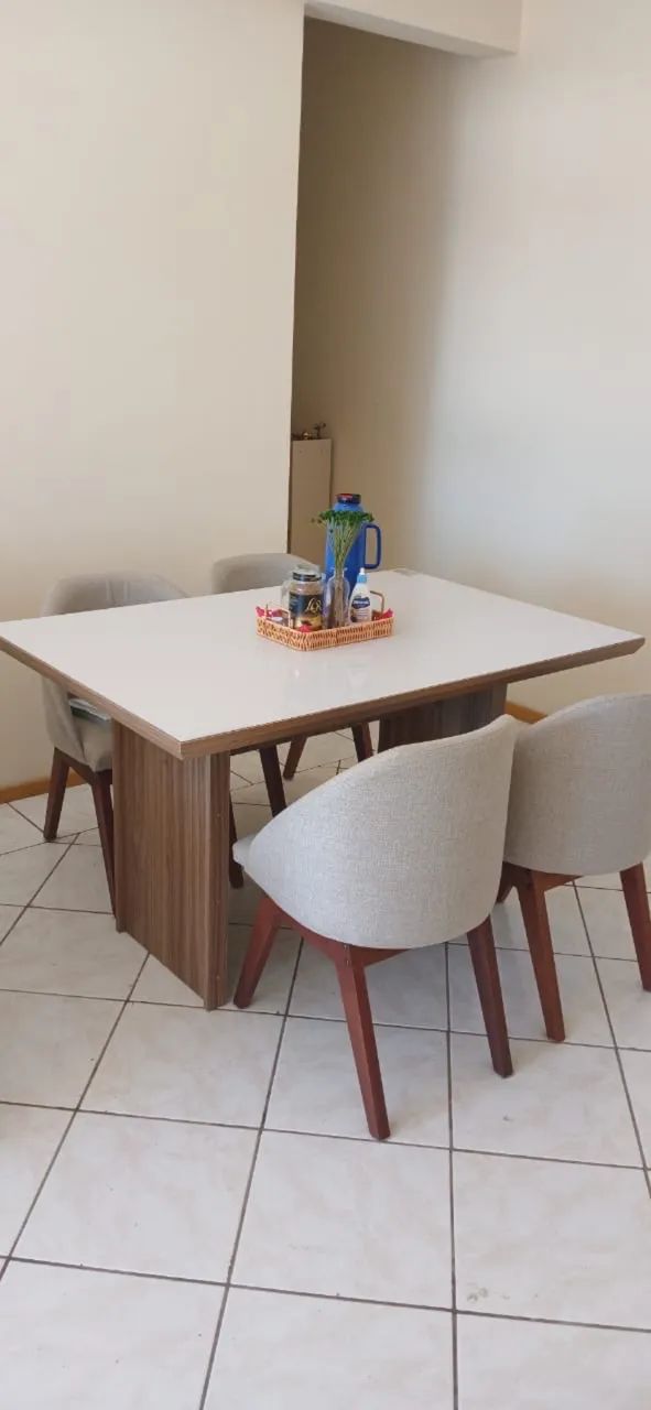 Conjunto mesa de jantar 
