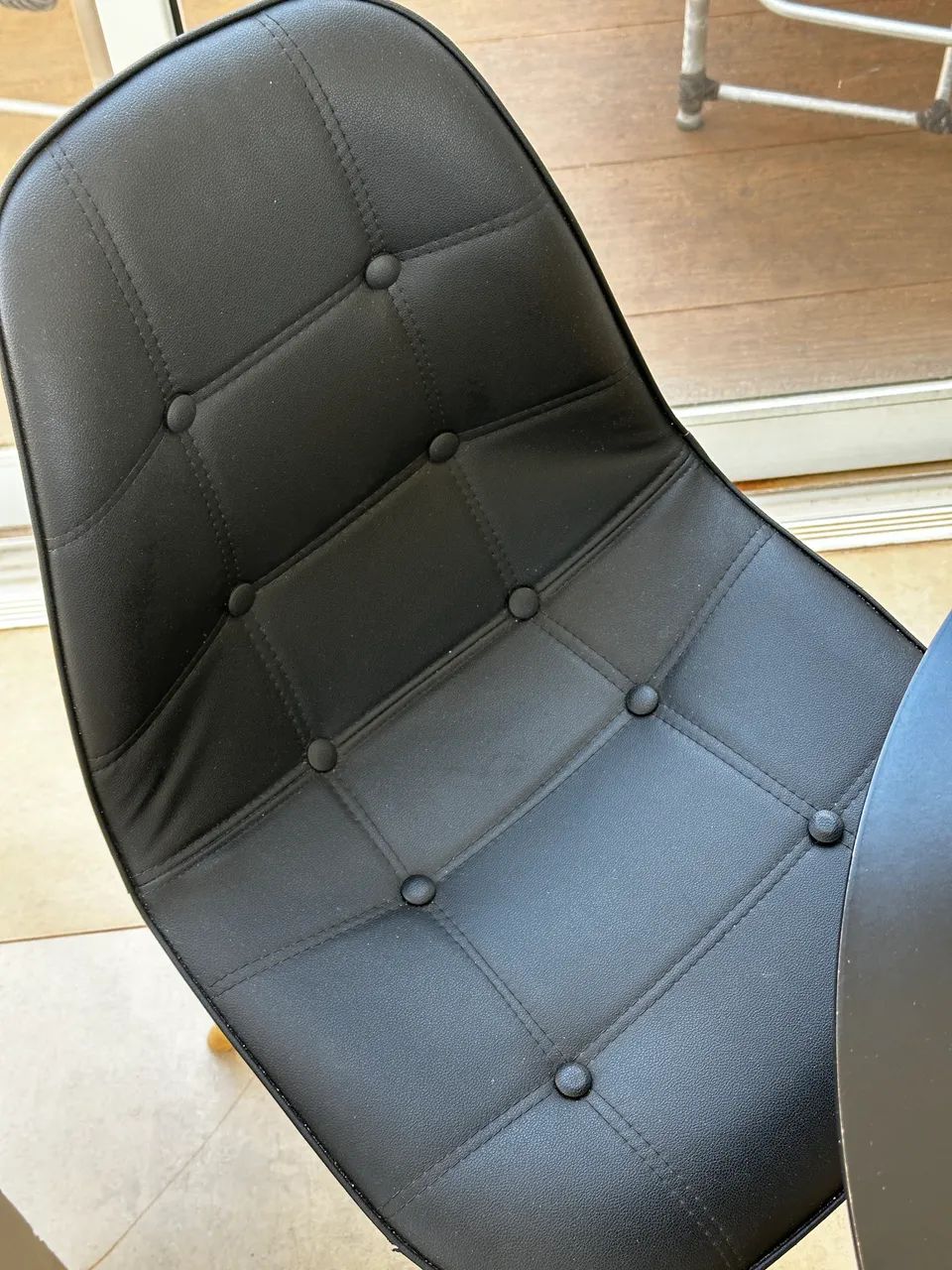 Mesa com 3 cadeiras charles eames botonê - Foto 2