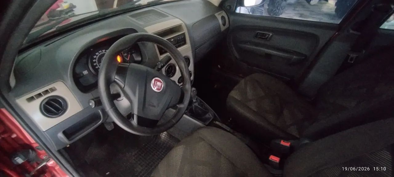 Fiat Palio Celebration 1.0 Fire Flex 8V 4P 2015 - Foto 3