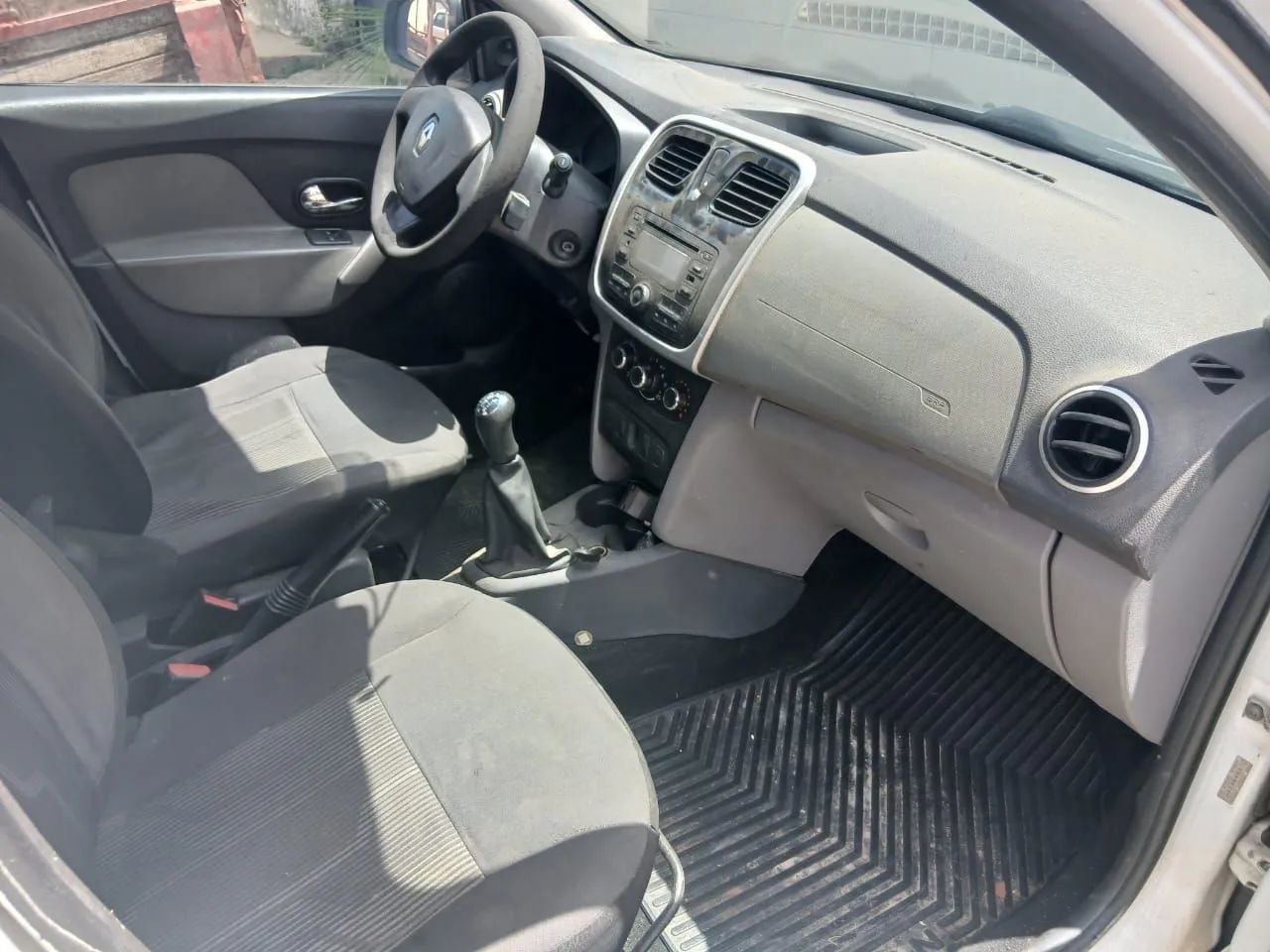Renault Logan Expression Flex 1.6 16V 4P 2017 - Foto 5