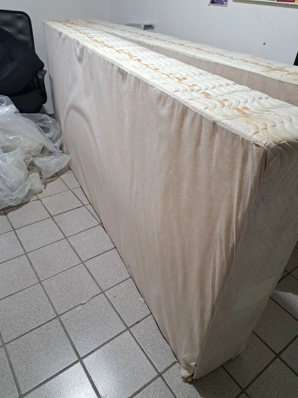 Base de cama box madeira. Usada para king ou 2 solteirão. - Foto 2