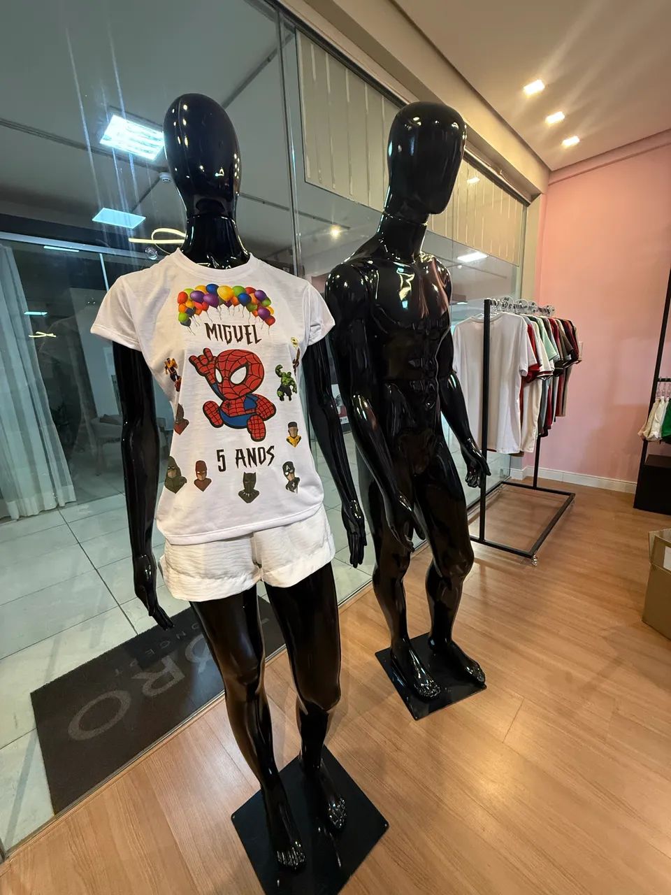 Manequins slim de resina  - Foto 4