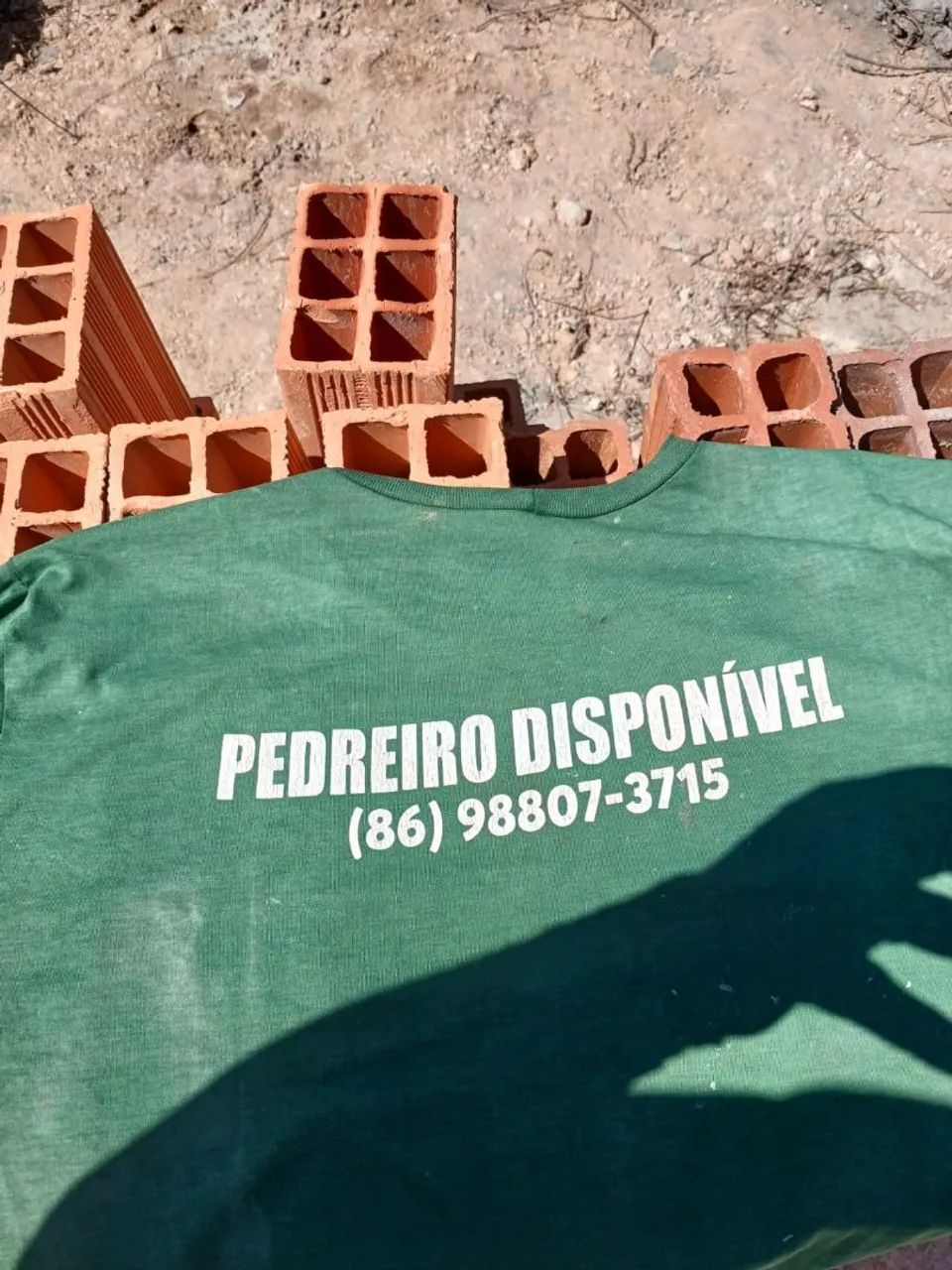 PEDREIRO E PINTOR DISPONIVEL