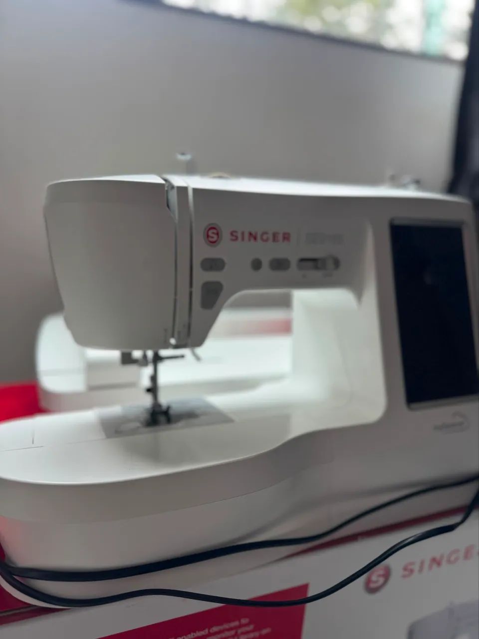 Máquina de Bordado e Costura Singer SE9185 - Nova, sem uso  - Foto 2