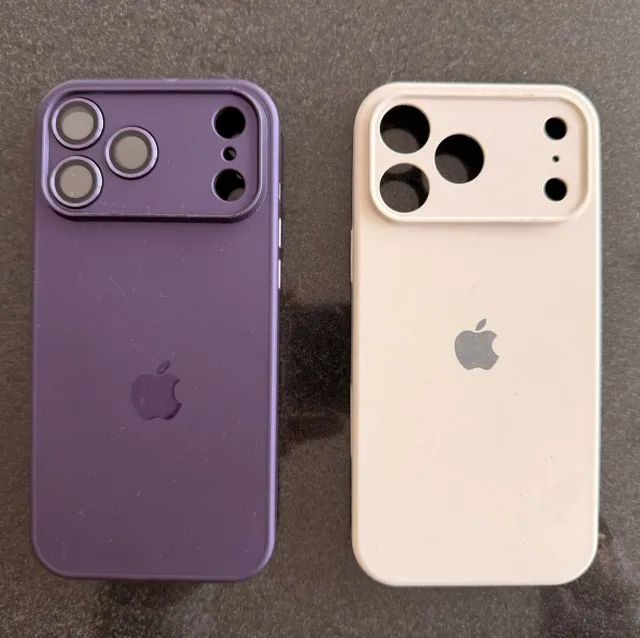 2 capas para iPhone 17 Pro Max - off white e roxa - sem magsafe