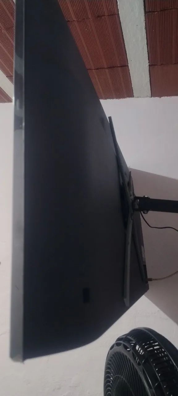 Vendo uma tv LG 4K 43 polegadas valor r$ 1250 três meses de uso - Foto 3