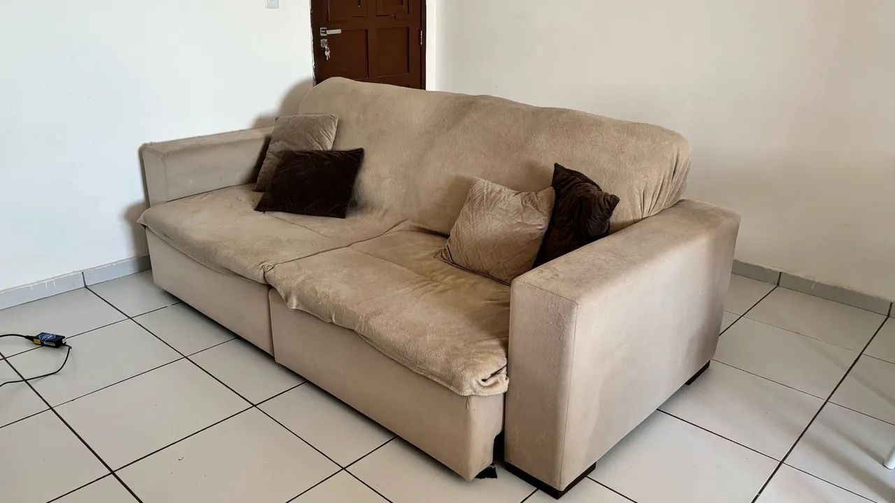 Sofá Retrátil Bege 230×180 cm - Confortável e Funcionando Perfeitamente