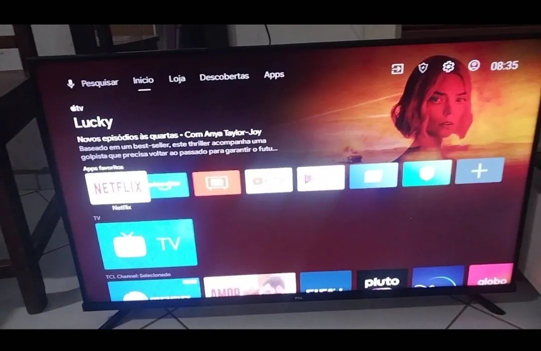 Vendo uma tv tcl smart Android. *