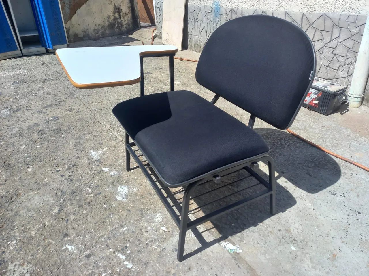 Cadeira universitária para obesos 
