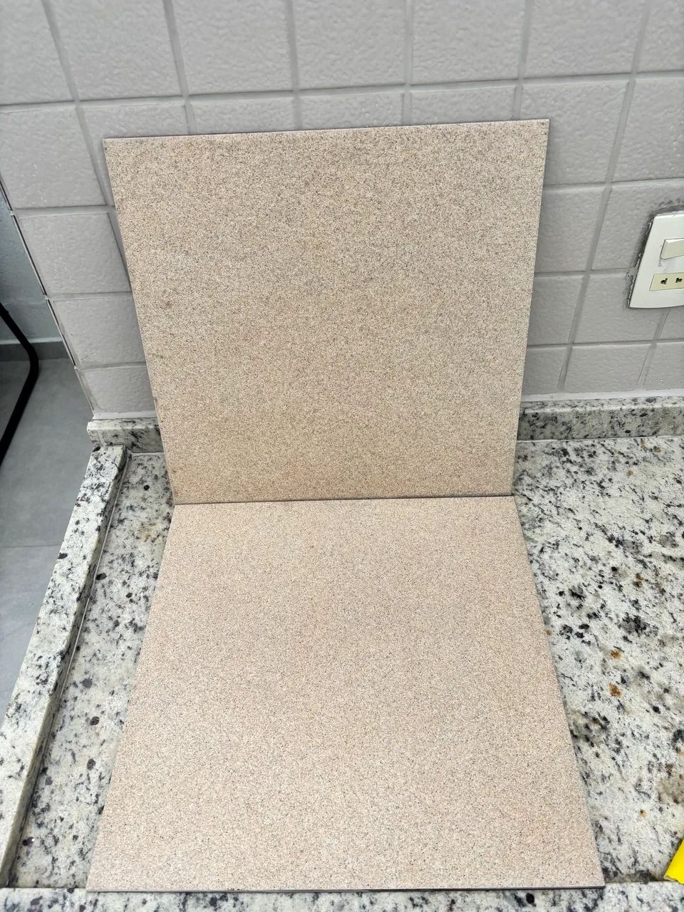 Piso cerâmico bege 45x45 - Foto 4