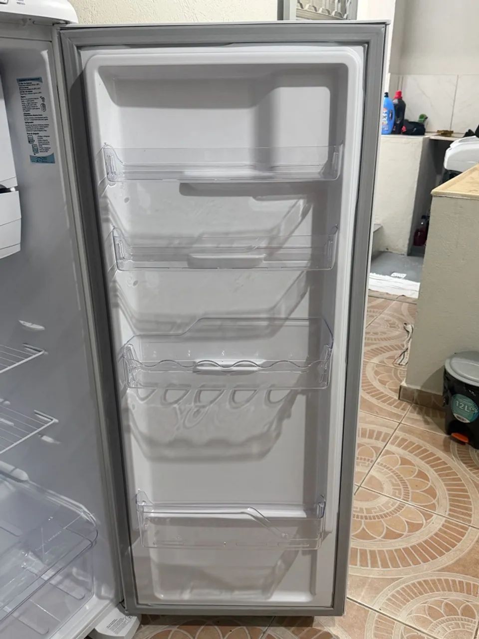 Vende- se Geladeira Electrolux nova - Foto 3