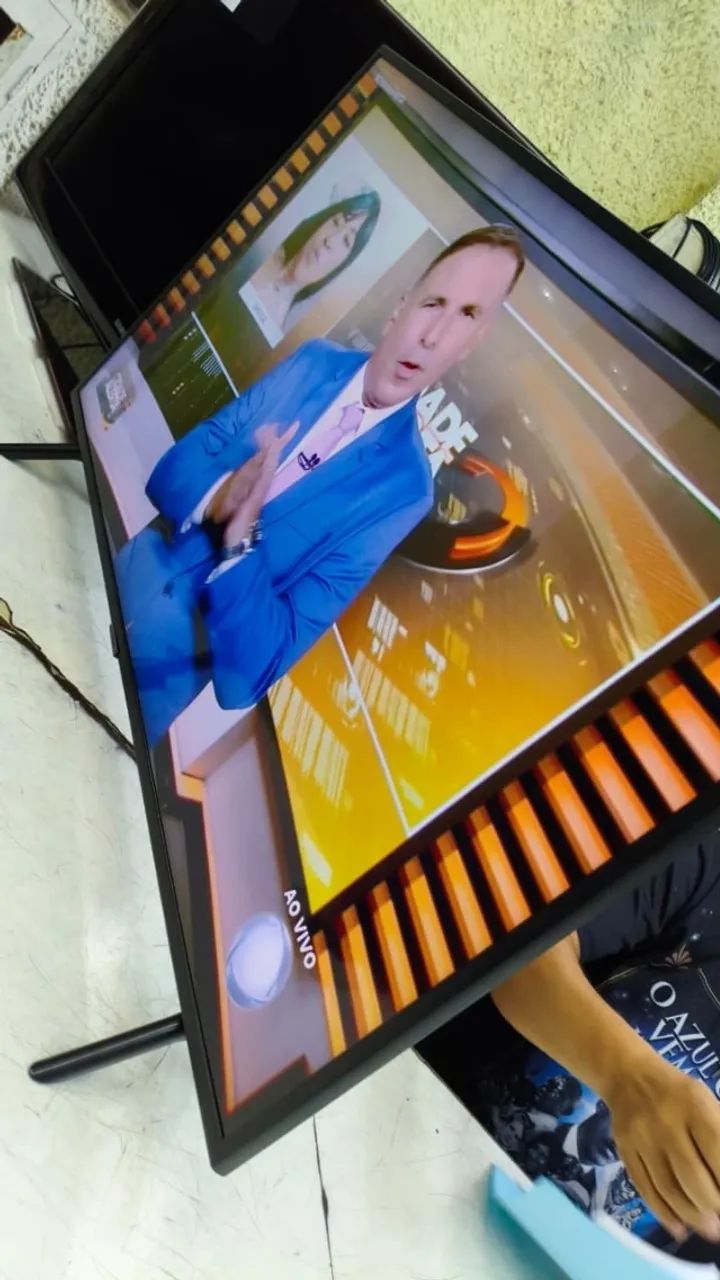 Samsung Smart TV 4K 43 polegadas + suporte tri articulado brinde - Foto 2