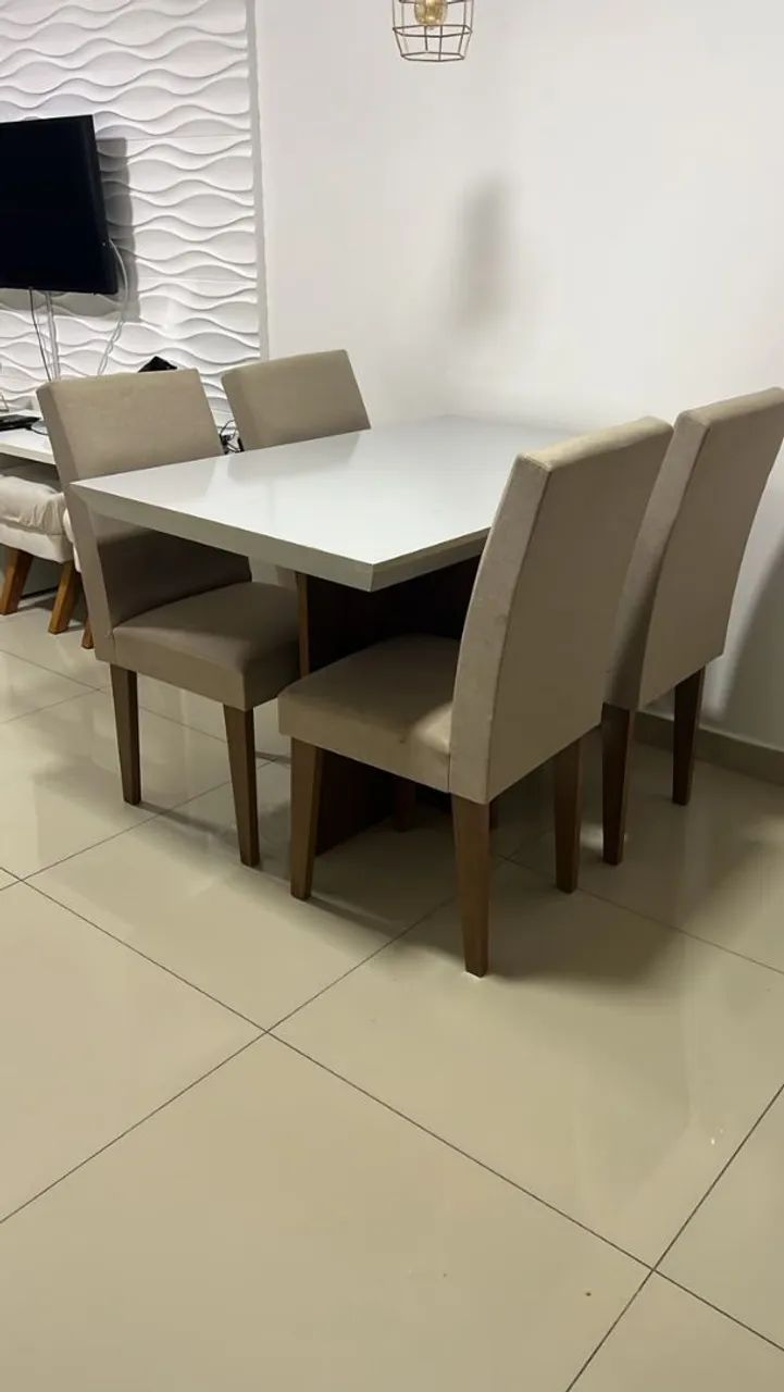 Conjunto de 04 cadeiras