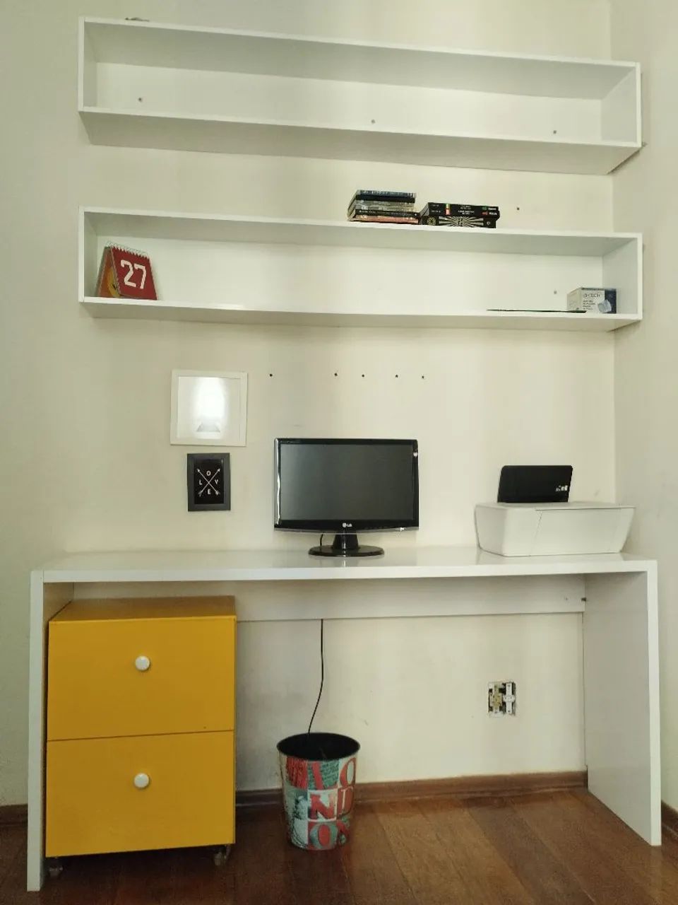 Móvel para escritório ou quarto