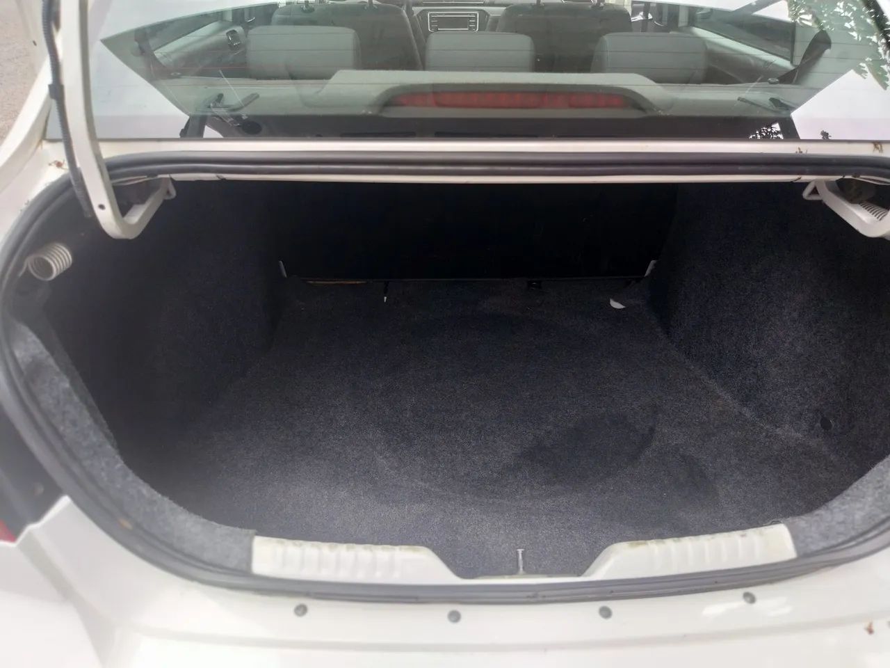Volkswagen Voyage 2023 photo 3
