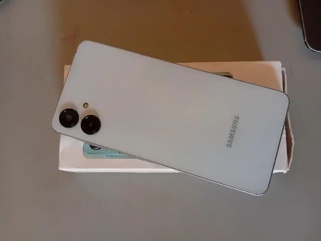 Vendo Galaxy A06 de 128 Gigas - BRANCO  - Foto 2