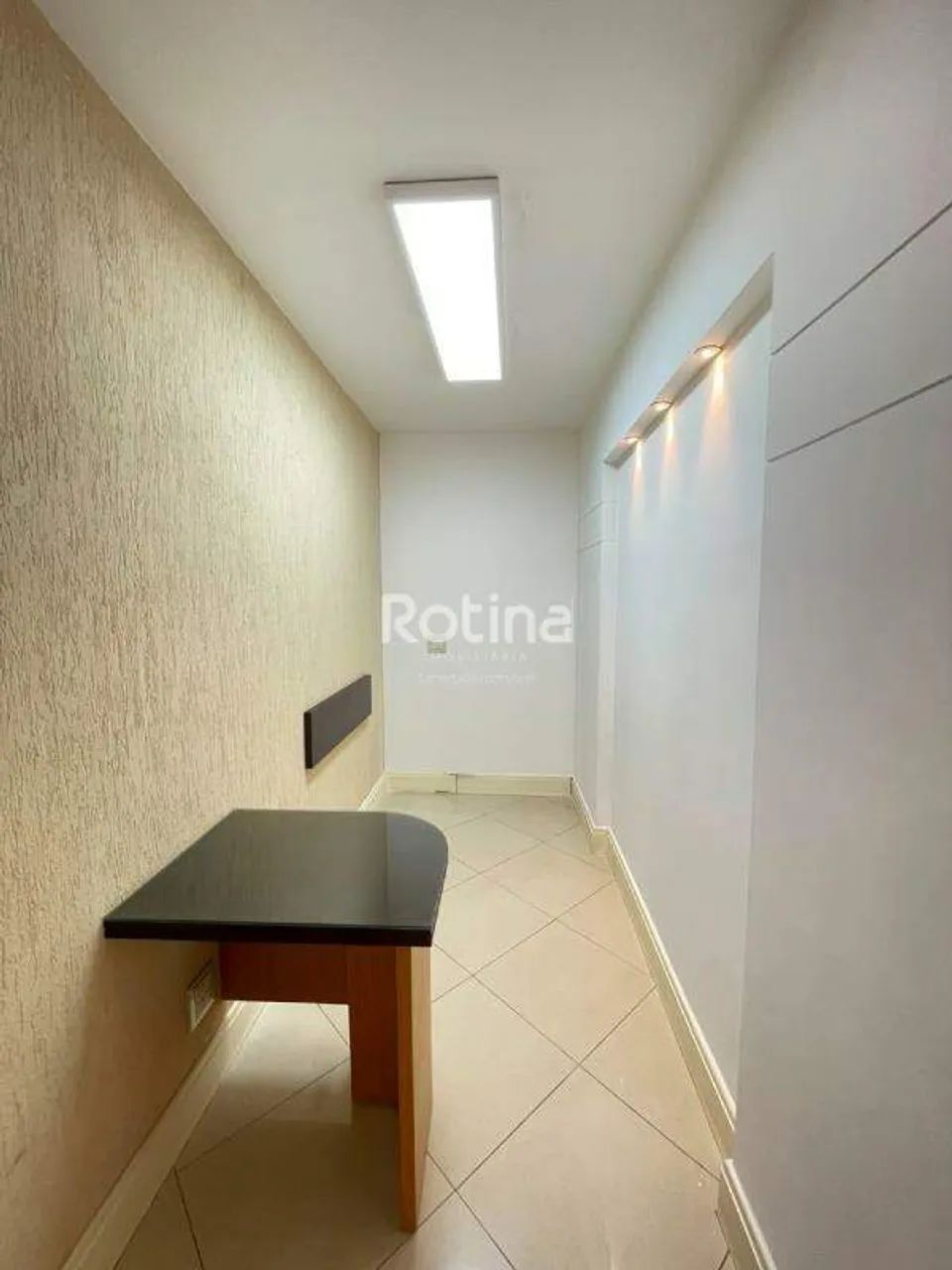 Sala comercial à venda no Centro de Uberlândia com 30 m² - Foto 4