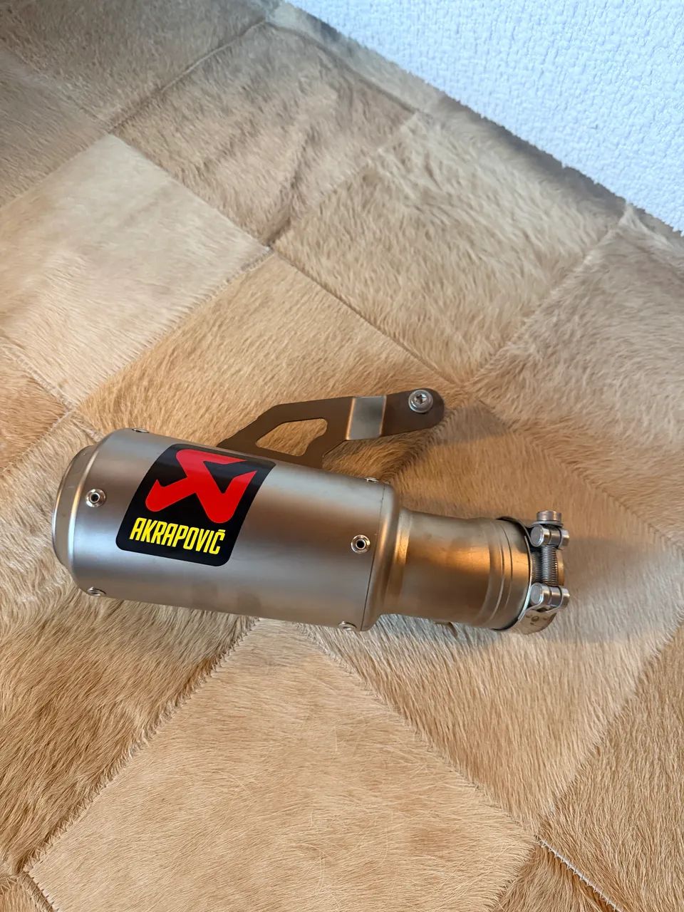 Cano esportivo original Akrapovic - Foto 3