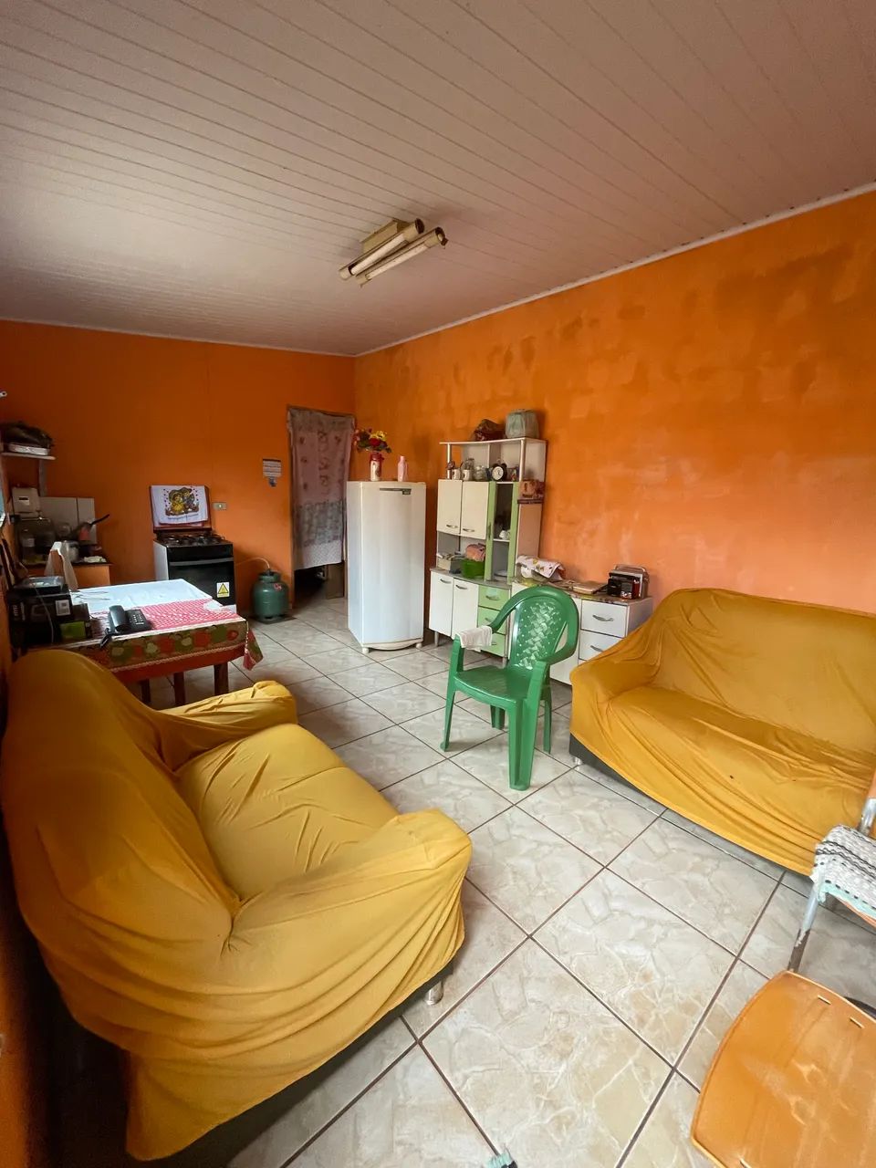 CASA NA AVENIDA COM SALÃO E EDÍCULA!