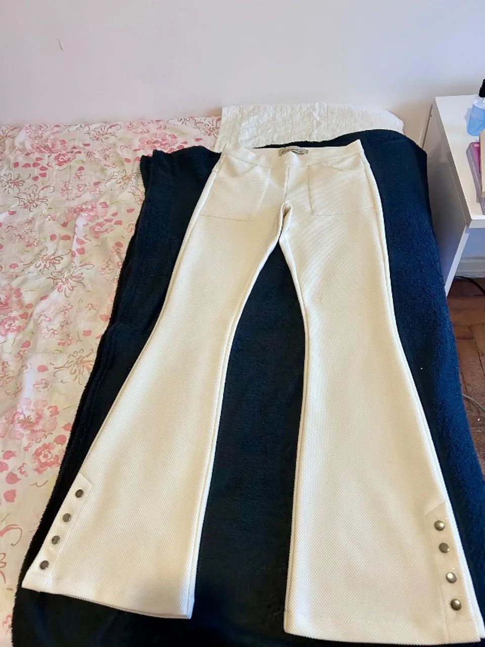 calça branca da marca Costume P