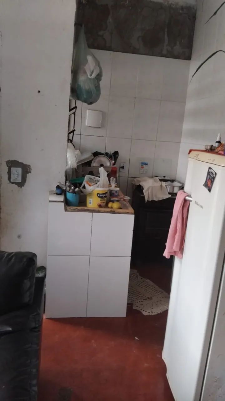 2 casas ,na frente 2 quartos,sala,cozinha banheiro,lavanderia do fundo quarto cozinhae ban - Foto 3