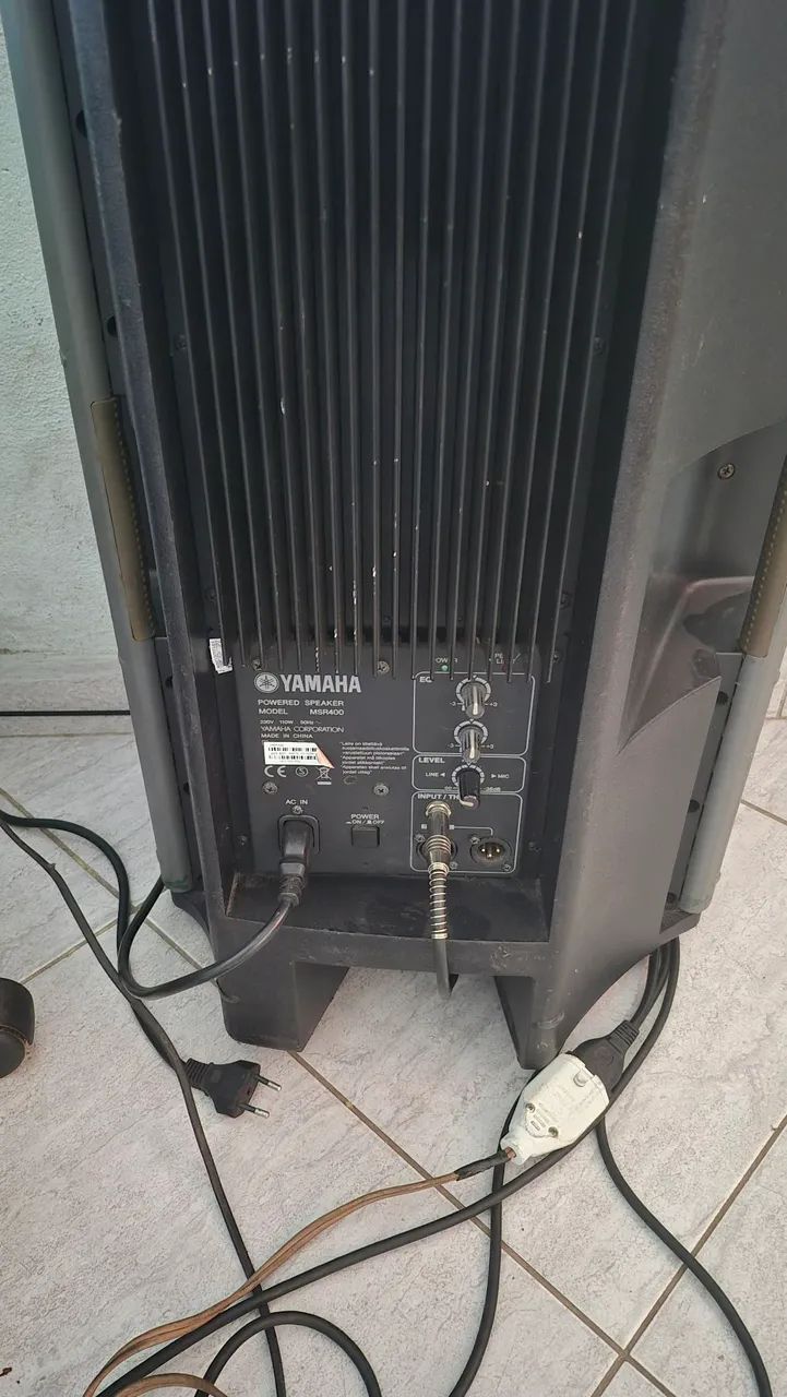 Caixa ativa yamaha 12 p