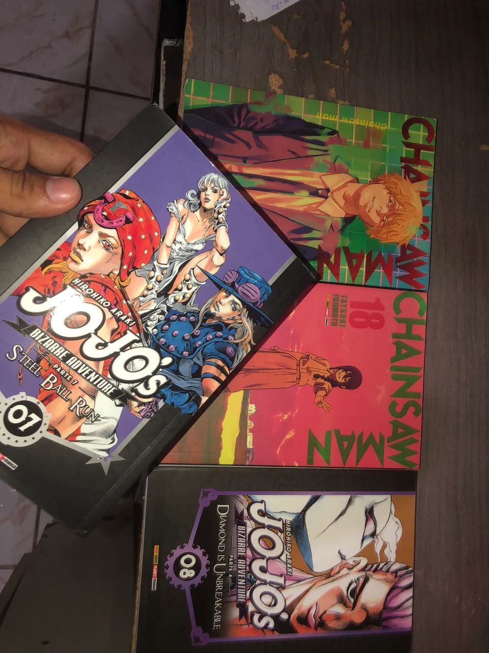 Mangás jojo e Chainsaw man