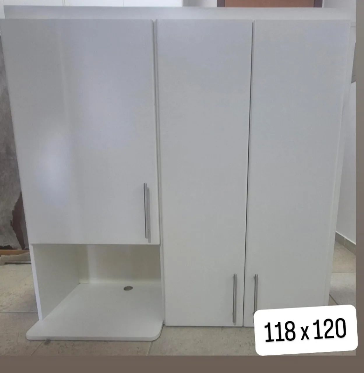 Armário  cozinha com entrada para microondas 