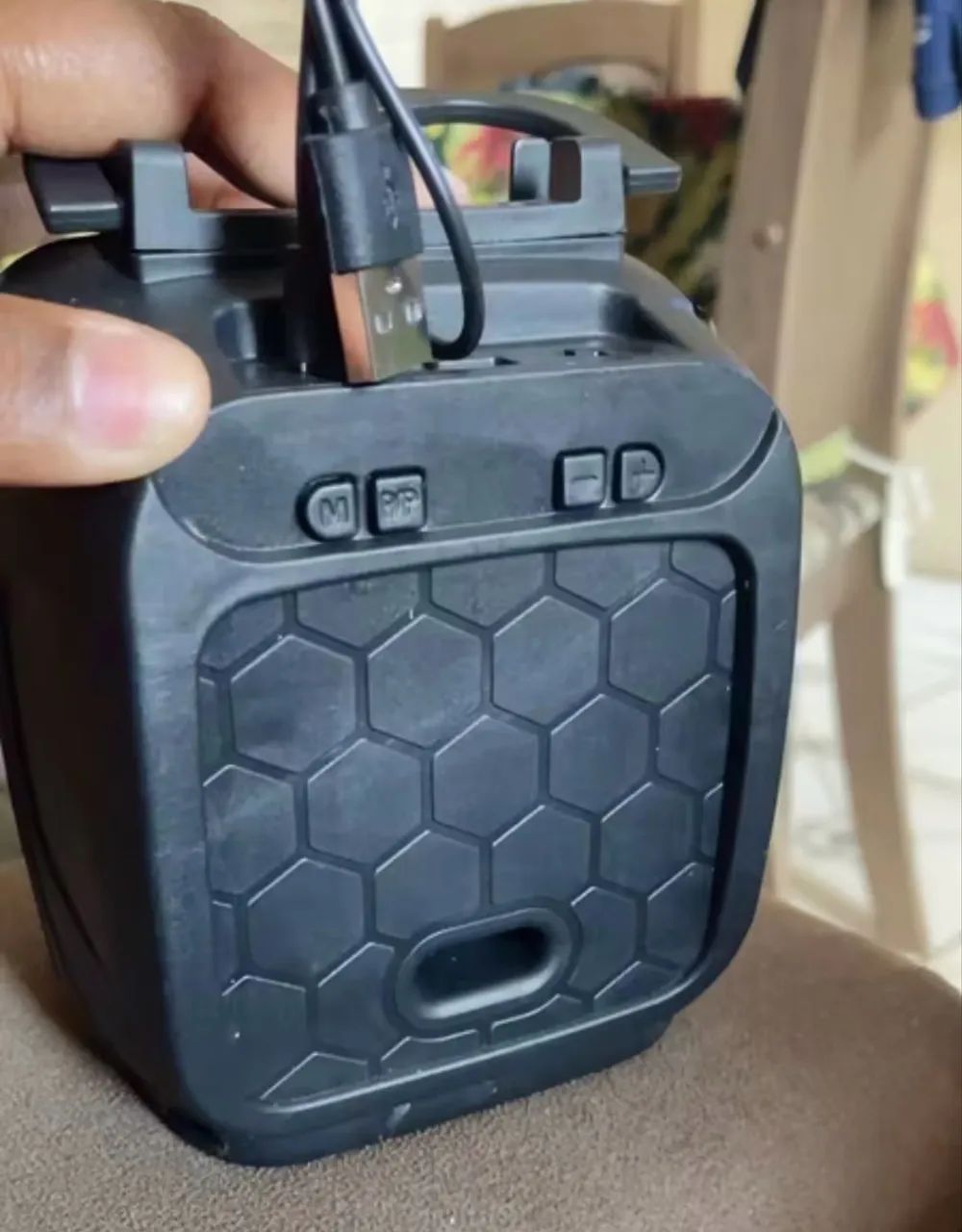 Caixa De Som Potente com suporte para celular  - Foto 3