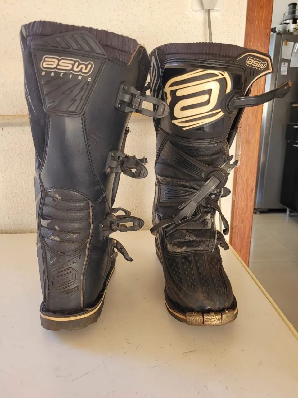 Botas de trilha ASW 41/42 usadas 