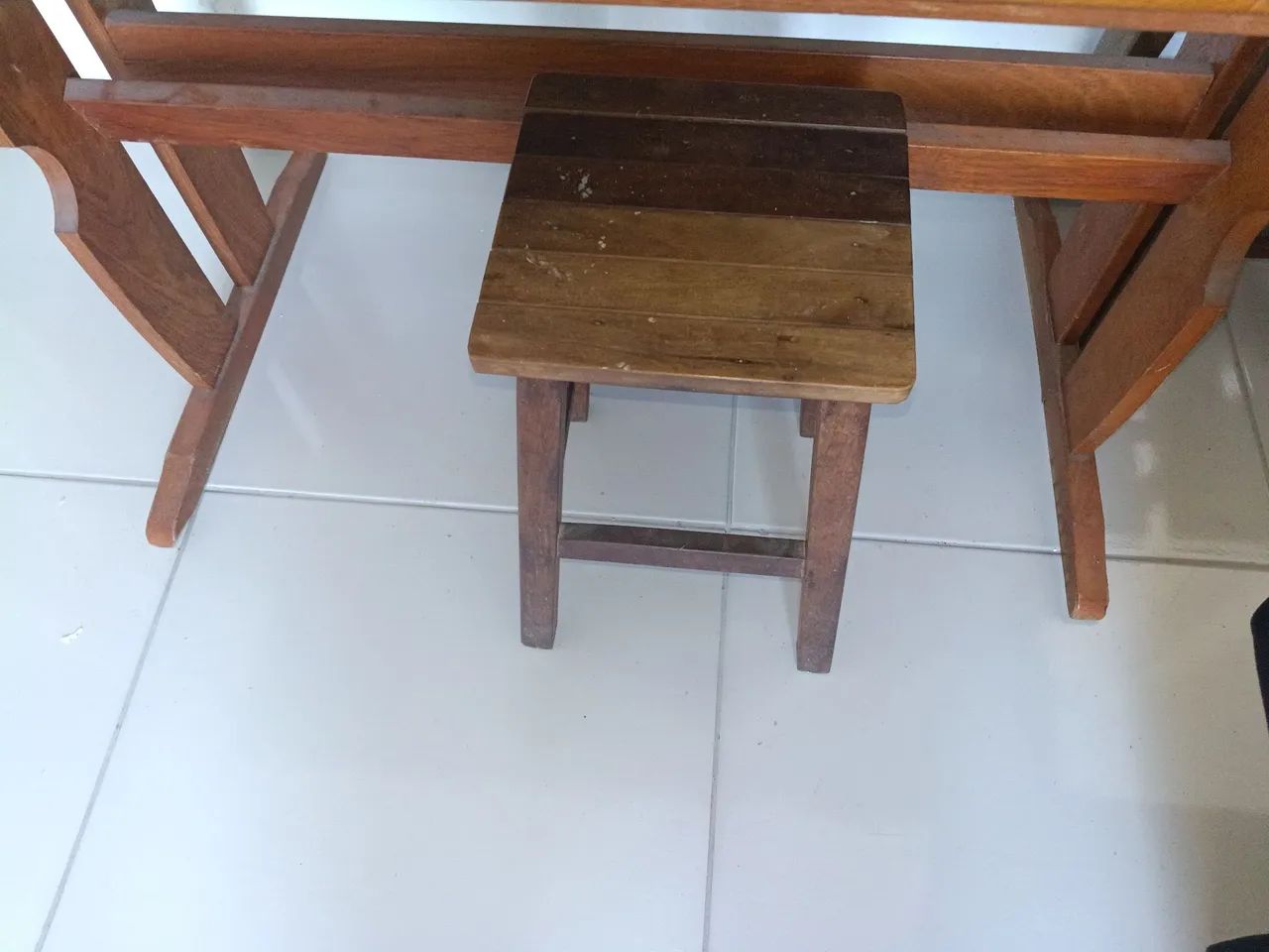 Mesa em madeira com 6 panqueca  - Foto 2