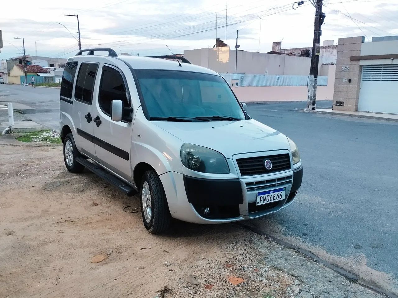 Fiat Doblo Essence 1.8 Flex 16V 5P 2016 - Foto 2