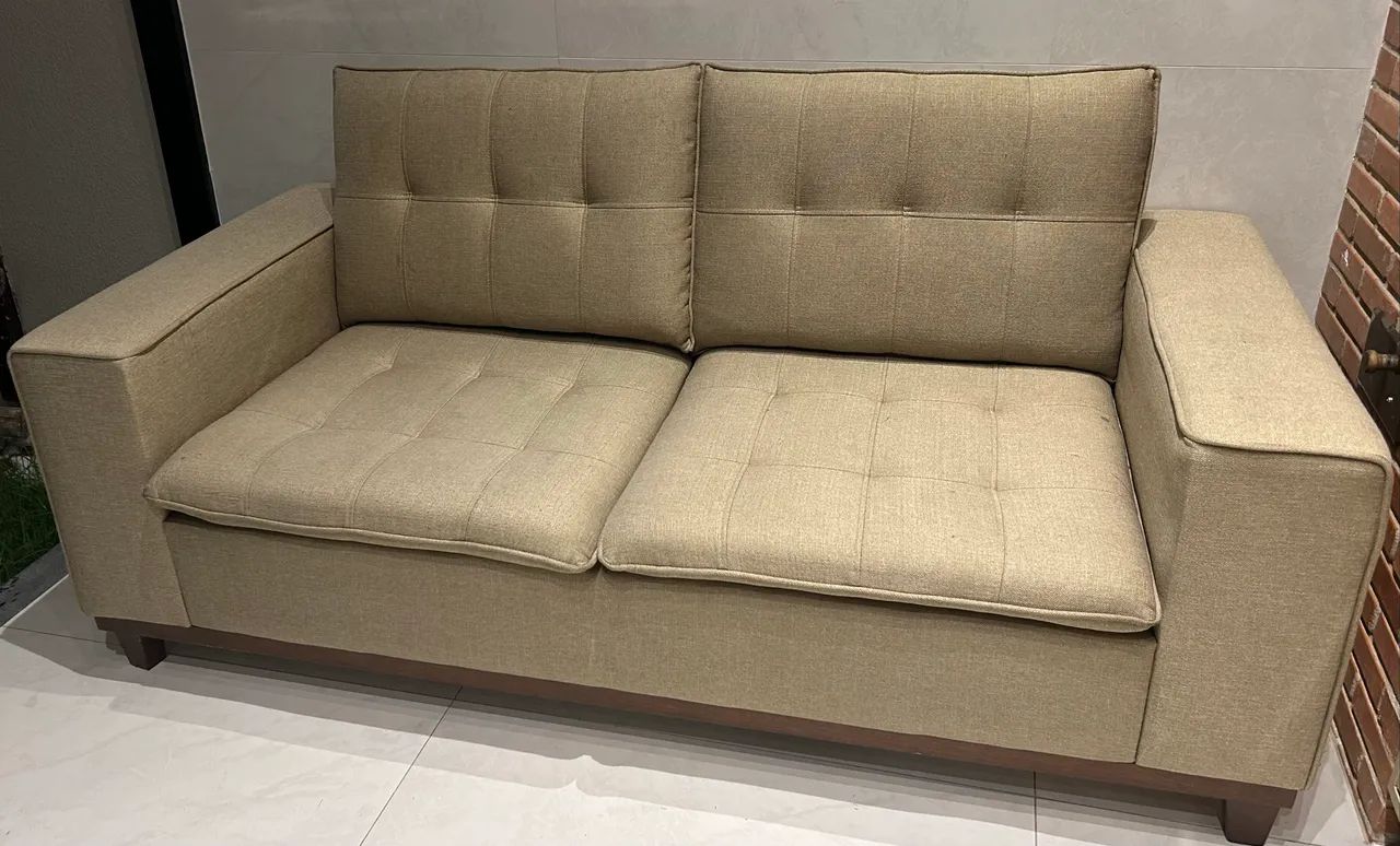 Sofá 2 lugares, 1,80m, em linho bege