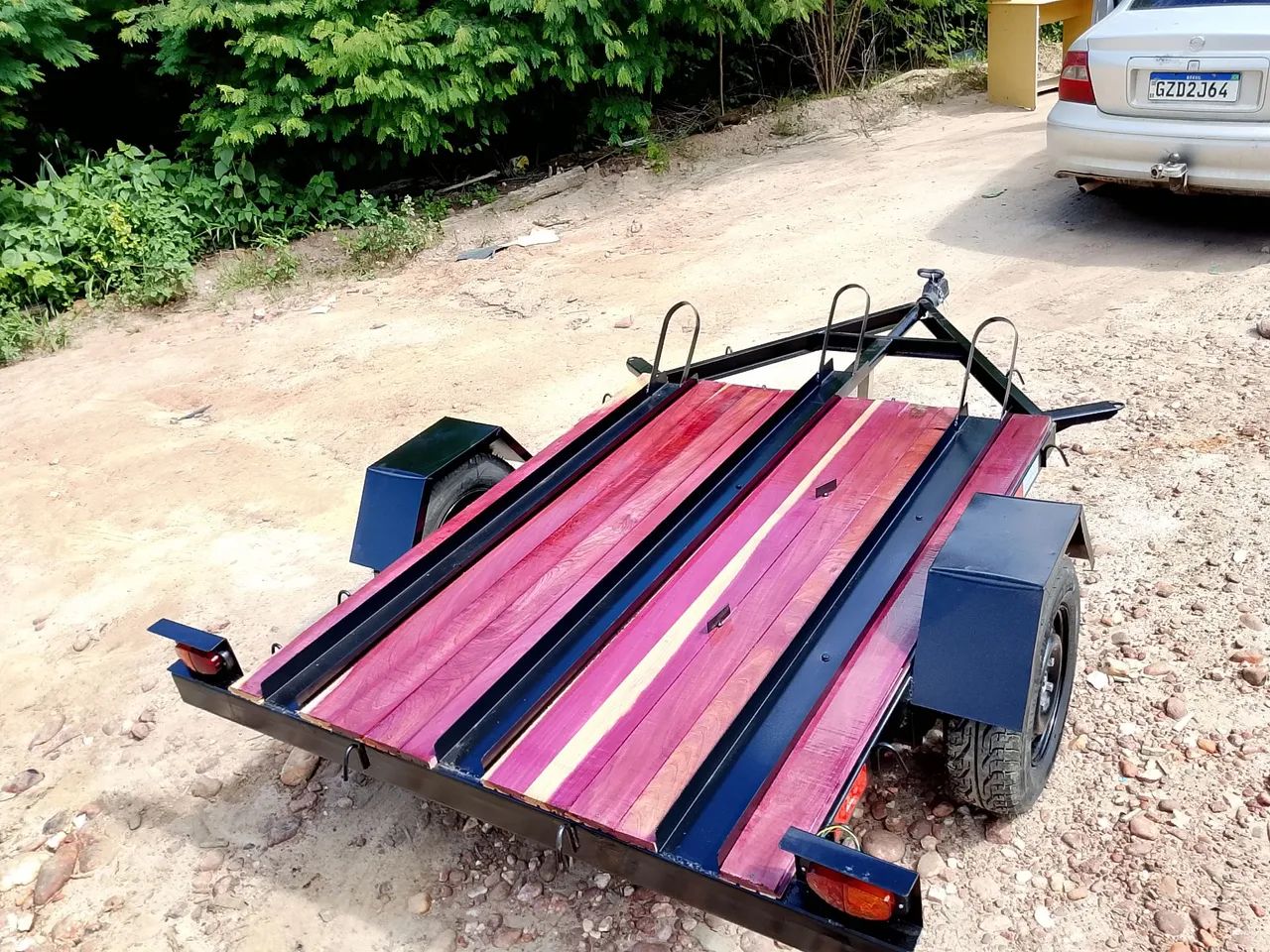 Carretinha pra 3 motos - Foto 2