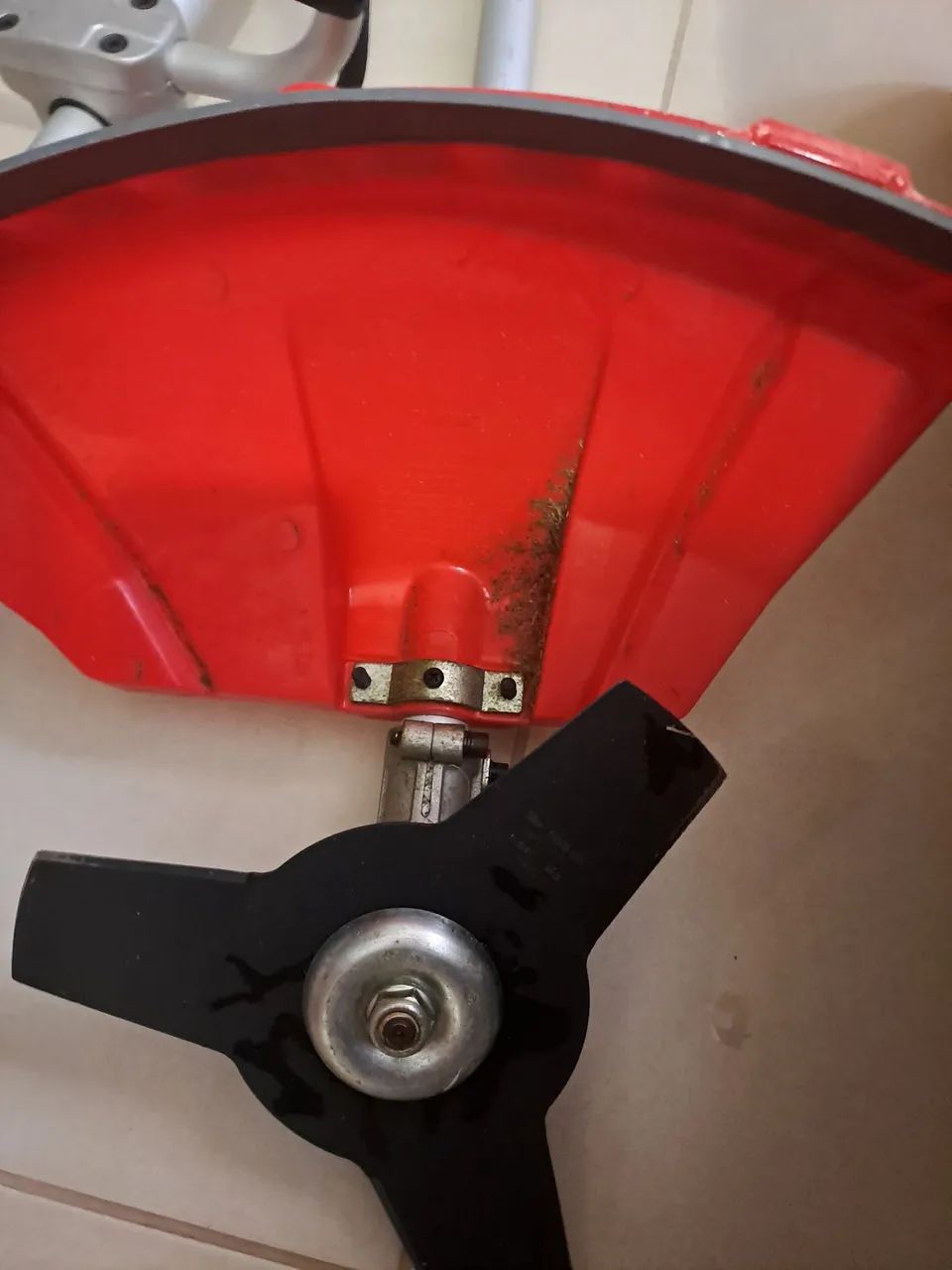 Roçadeira Branco a gasolina 
