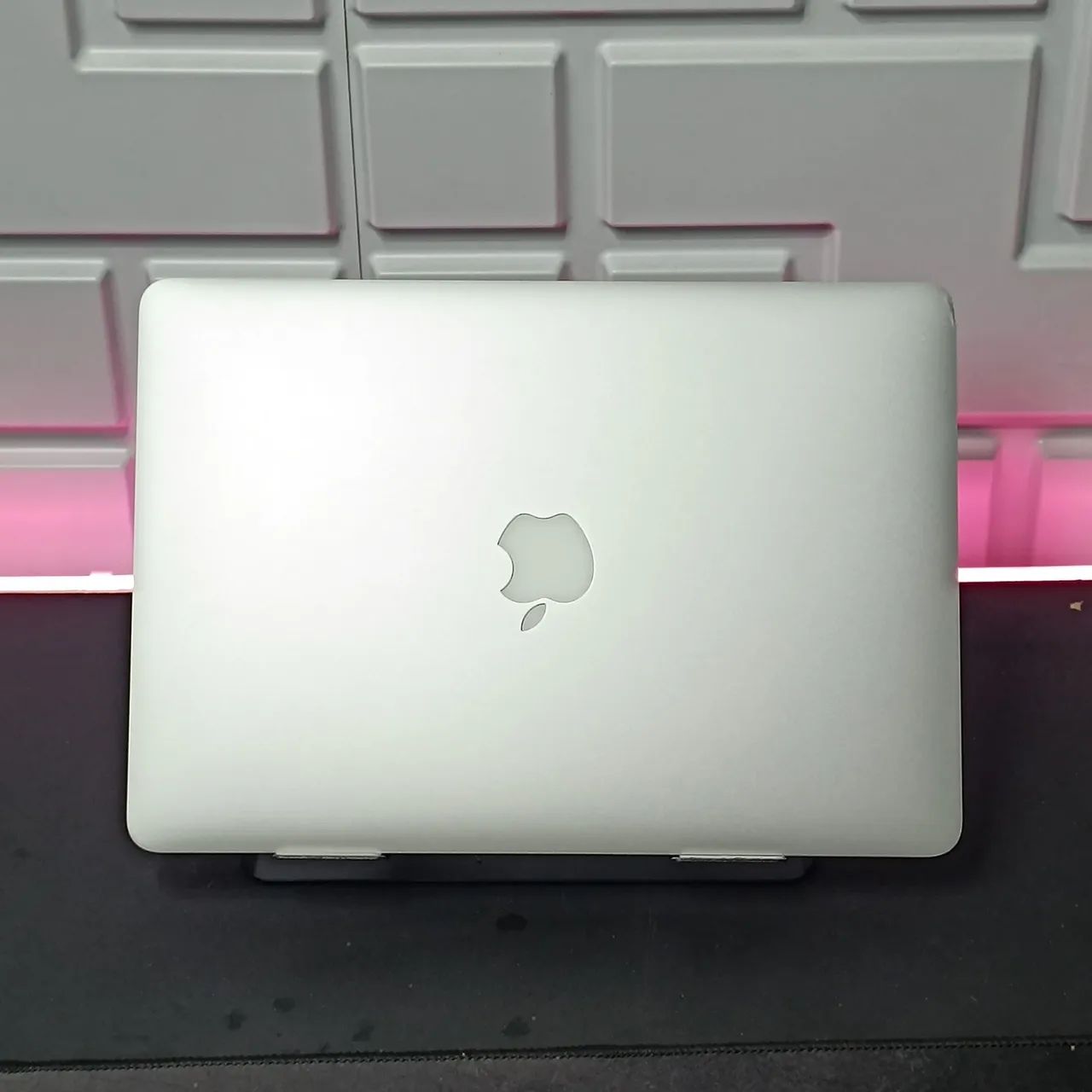 Macbook Air - Intel Core i7 - 8GB RAM - Bateria 100% - 13