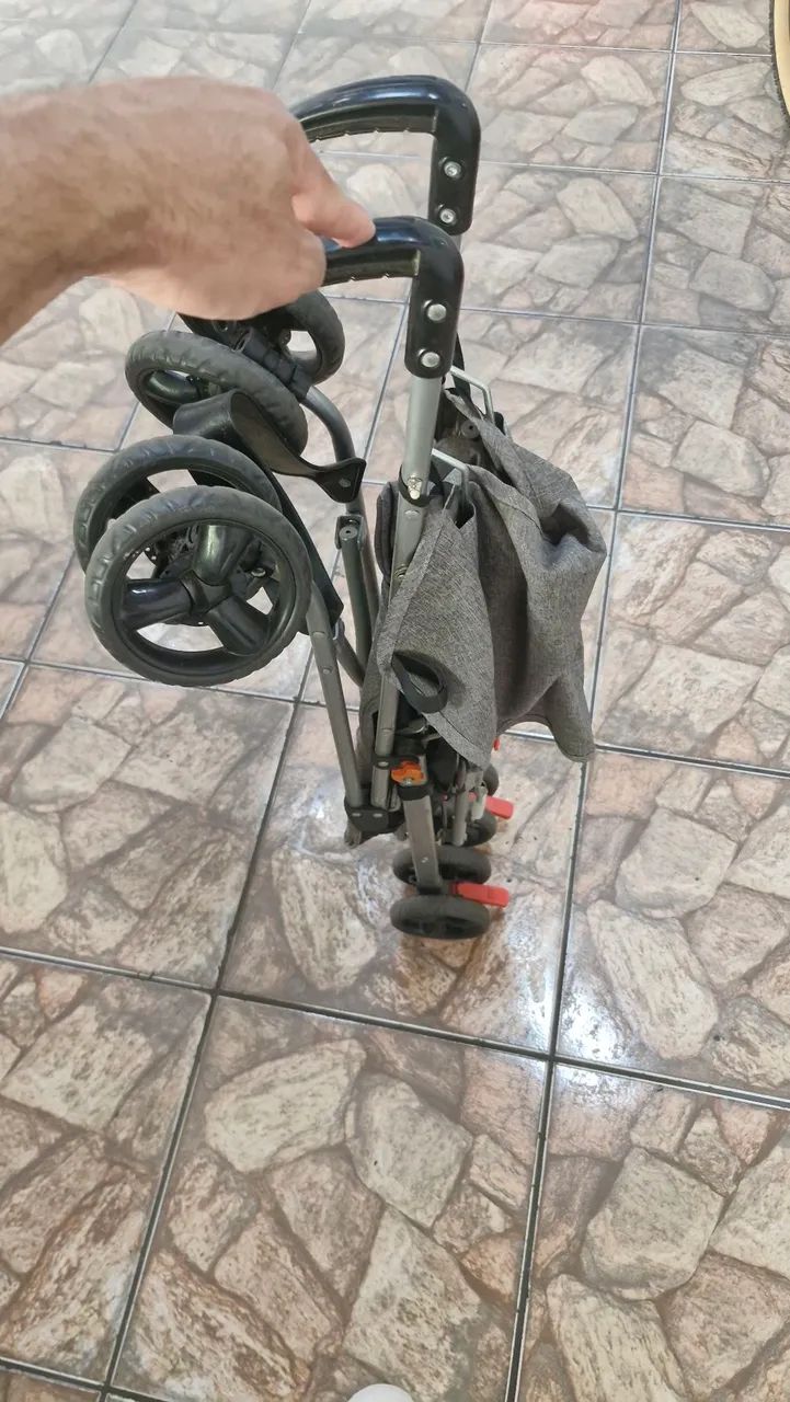 Carrinho de bebê (Guarda Chuva) - Foto 2