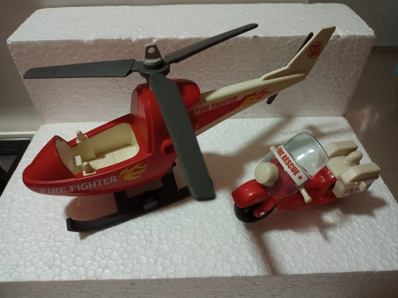 Helicóptero e Moto playmobil fire fighter