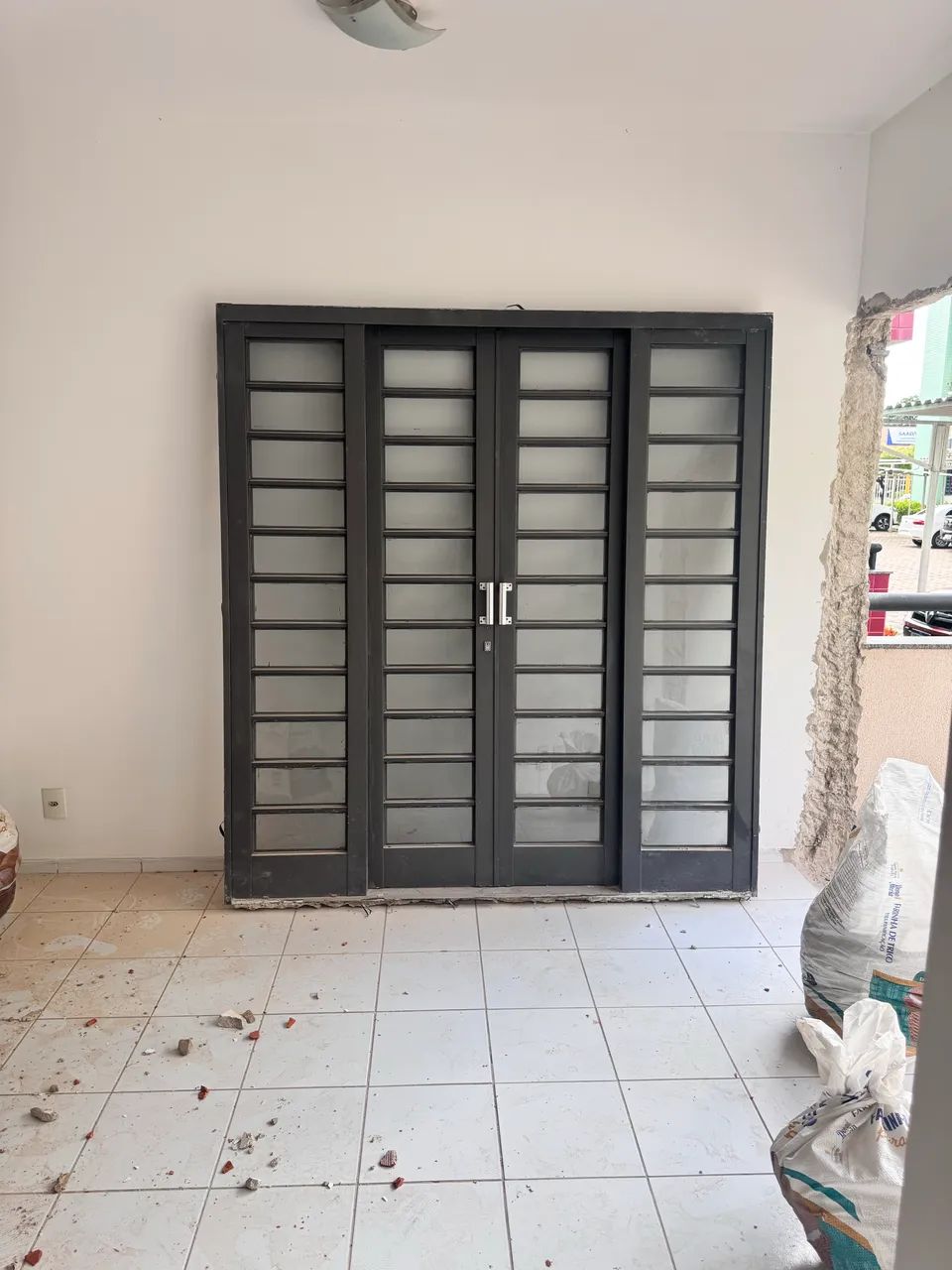 PORTA SEMI NOVA ALUMÍNIO 