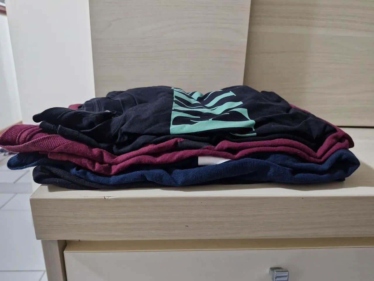 Kit 4 camisas de marca - 3 Vans e 1 Levi's