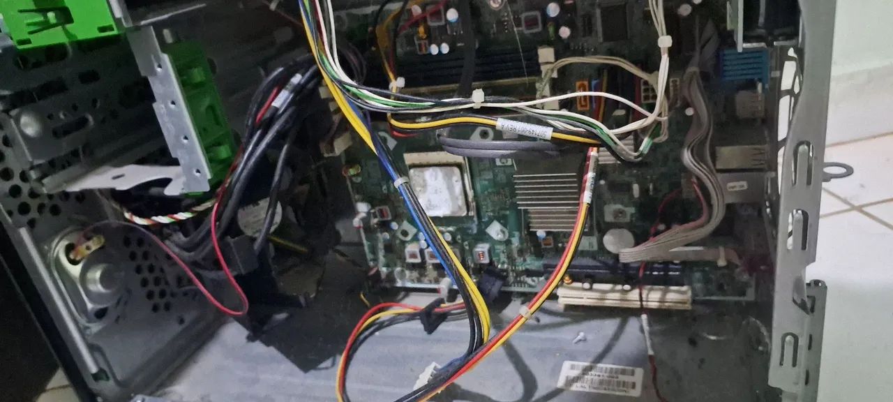 CPU recondicionada ( precisa trocar a fonte)  - Foto 5