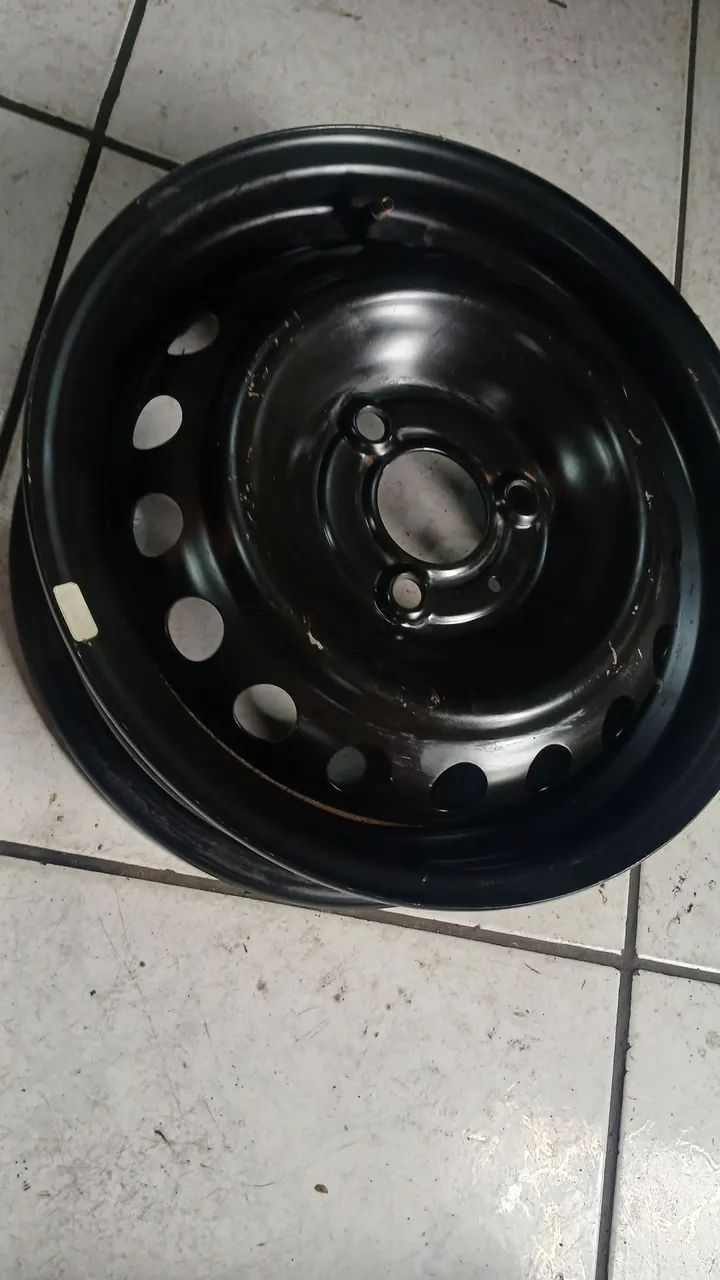 UMA RODA ORIGINAL DE FERRO RENAULT KWID ARO 14 SEM DEFEITO NENHUM  - Foto 4