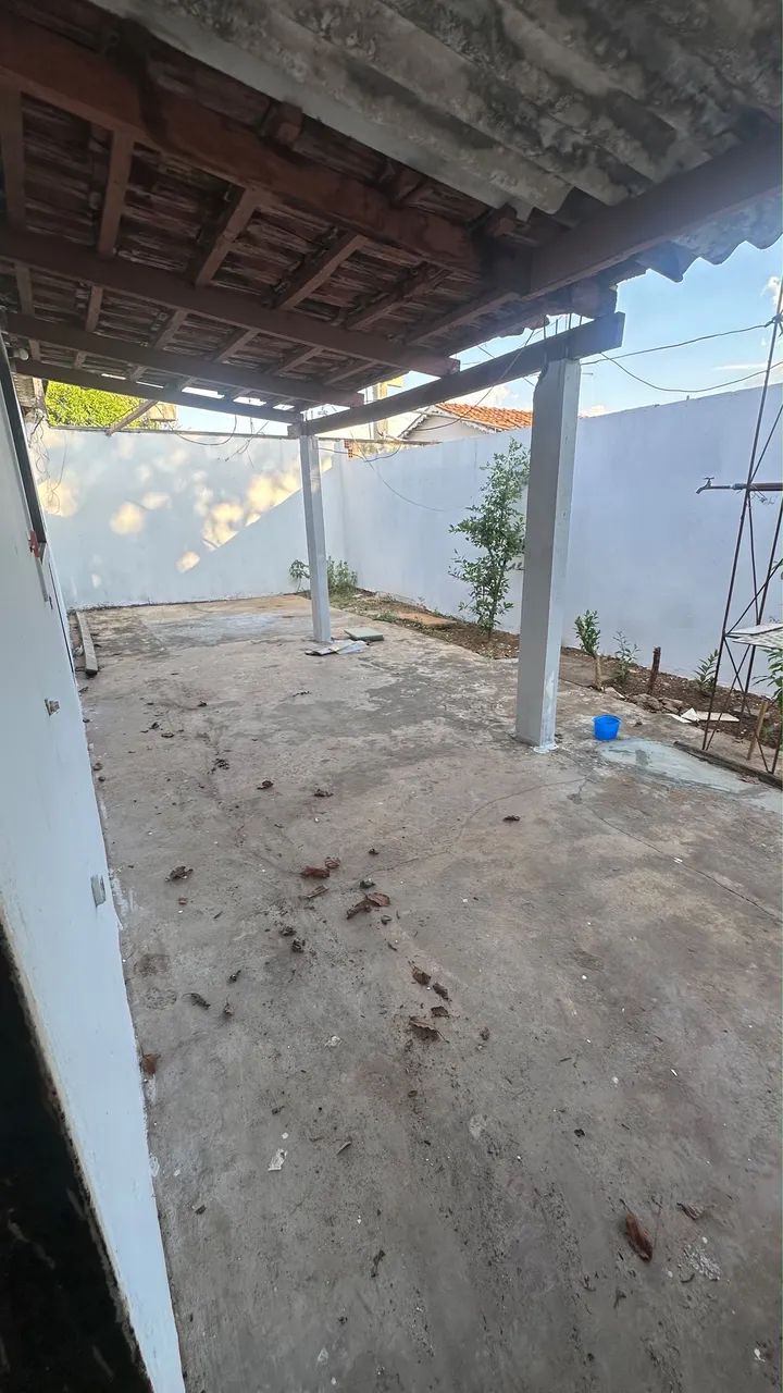 ALUGO CASA/KITNET