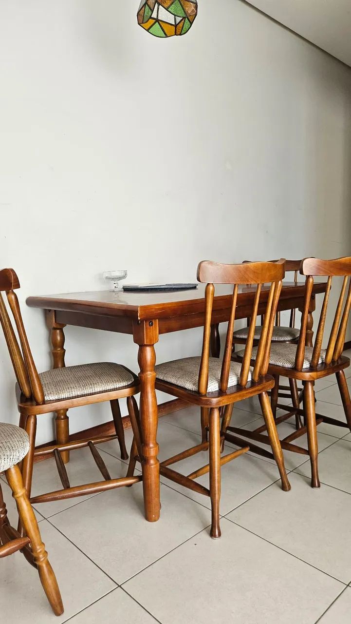 Mesa de jantar com 4 cadeiras + 2 banquetas - Foto 4