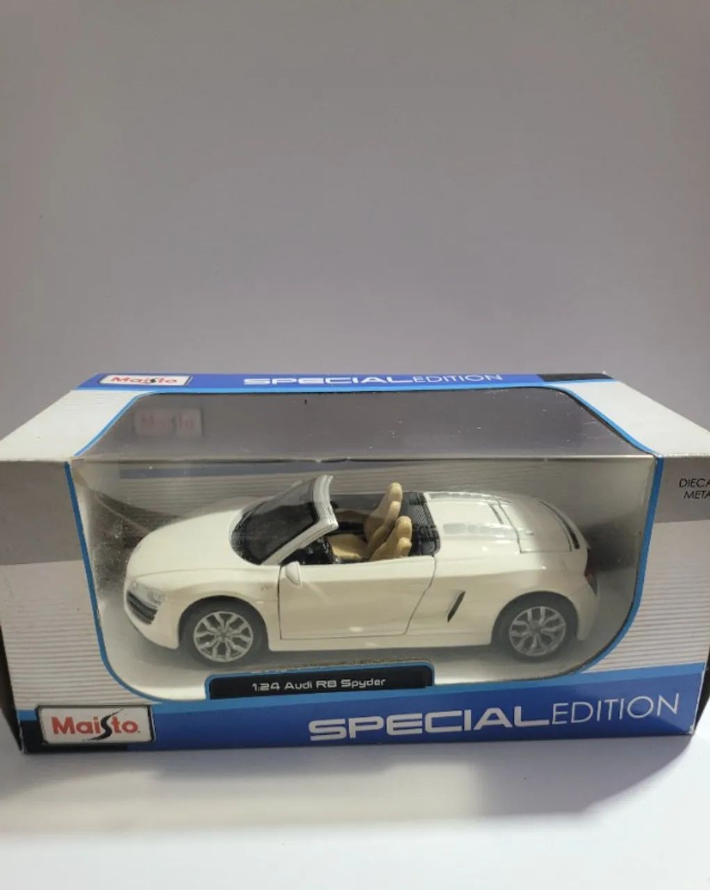 Miniatura 1:24 Audi RB spyder maisto 