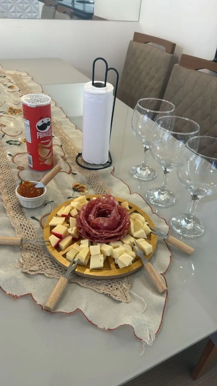 Mesa madeira e tampo de vidro 6 cadeiras - Foto 5
